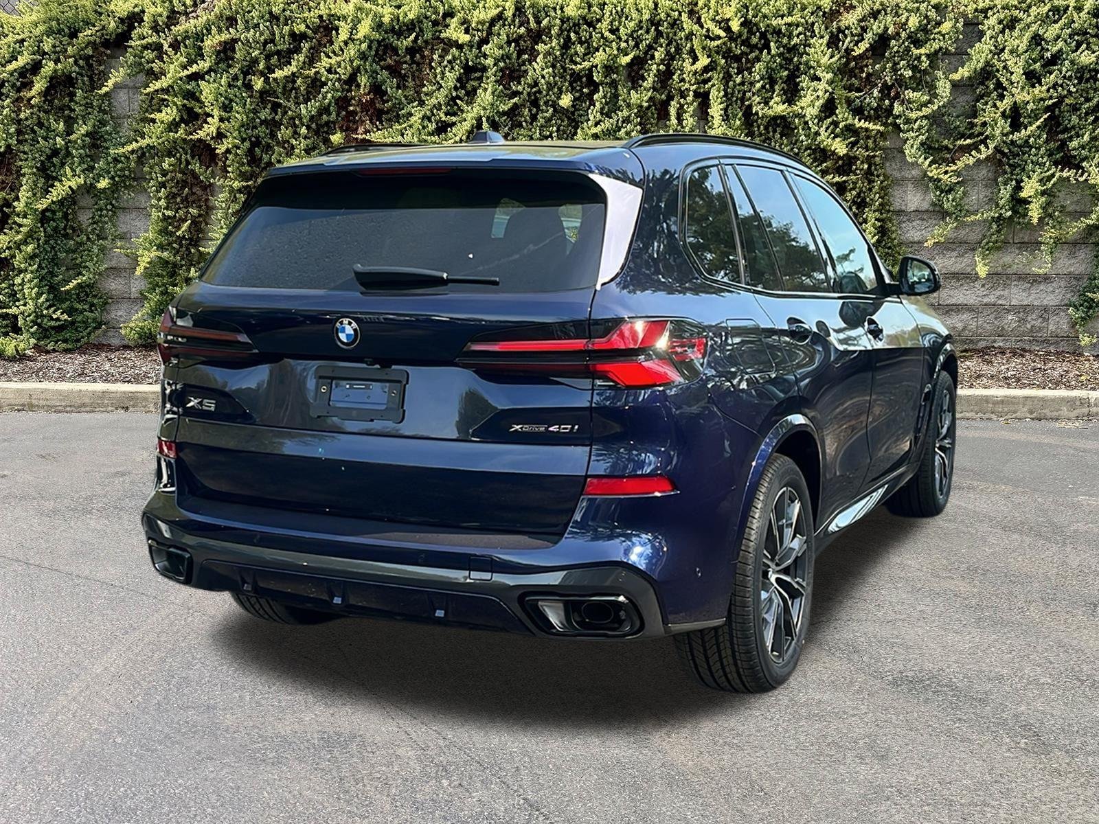 New 2026 Tanzanite Blue II Metallic BMW xDrive40i image 4