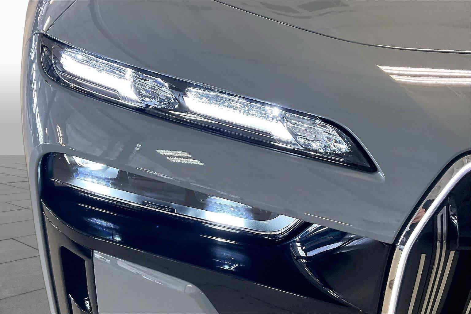 New 2026 Brooklyn Grey Metallic BMW 750e xDrive image 13