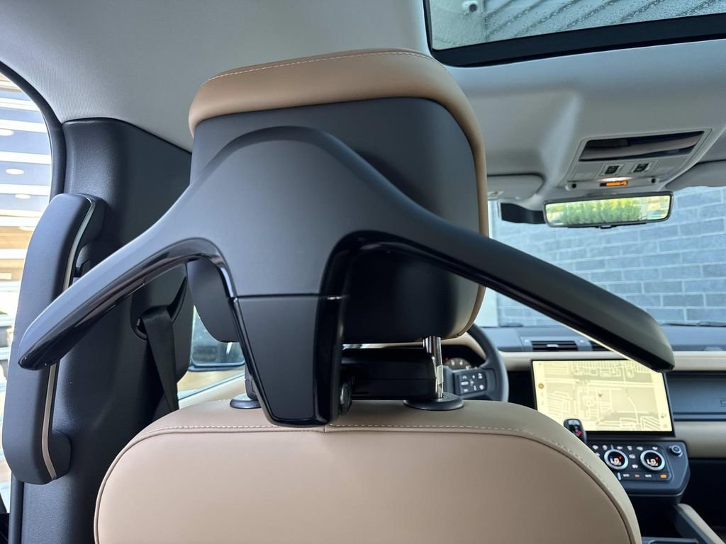 New 2026 Santorini Black Land Rover S image 16