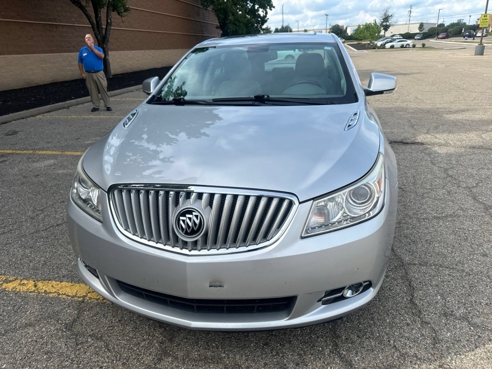 Used 2011 Quicksilver Metallic Buick CXS image 11