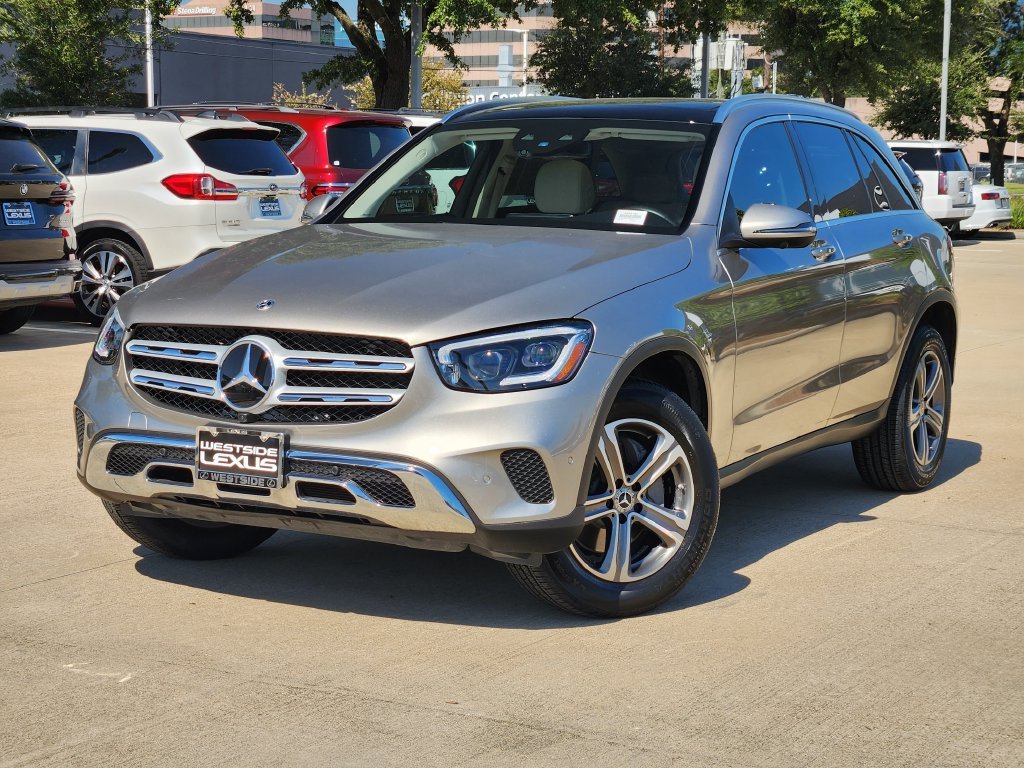 Used 2022  Mercedes-Benz GLC 300 image 1