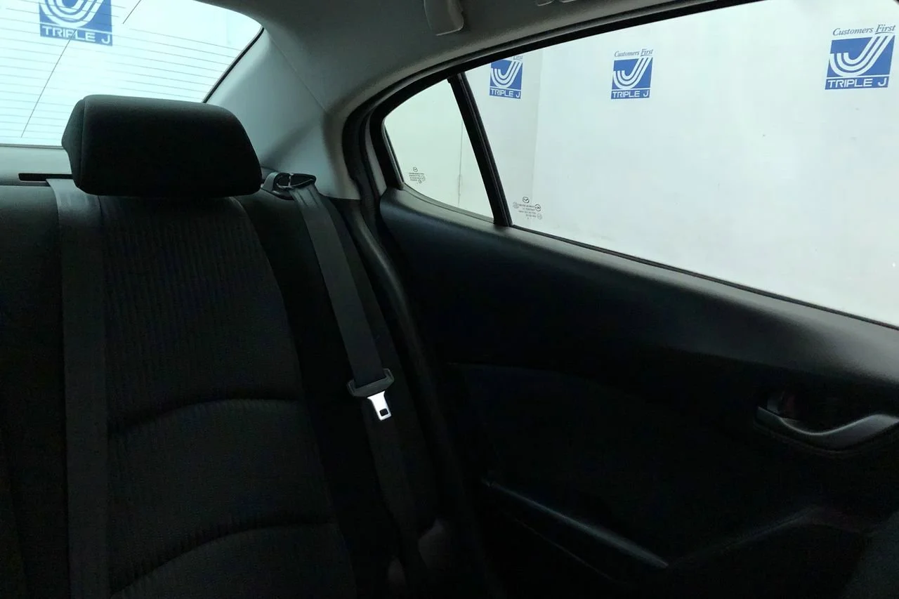 Used 2018 Snowflake White Pearl Mazda Sport image 13