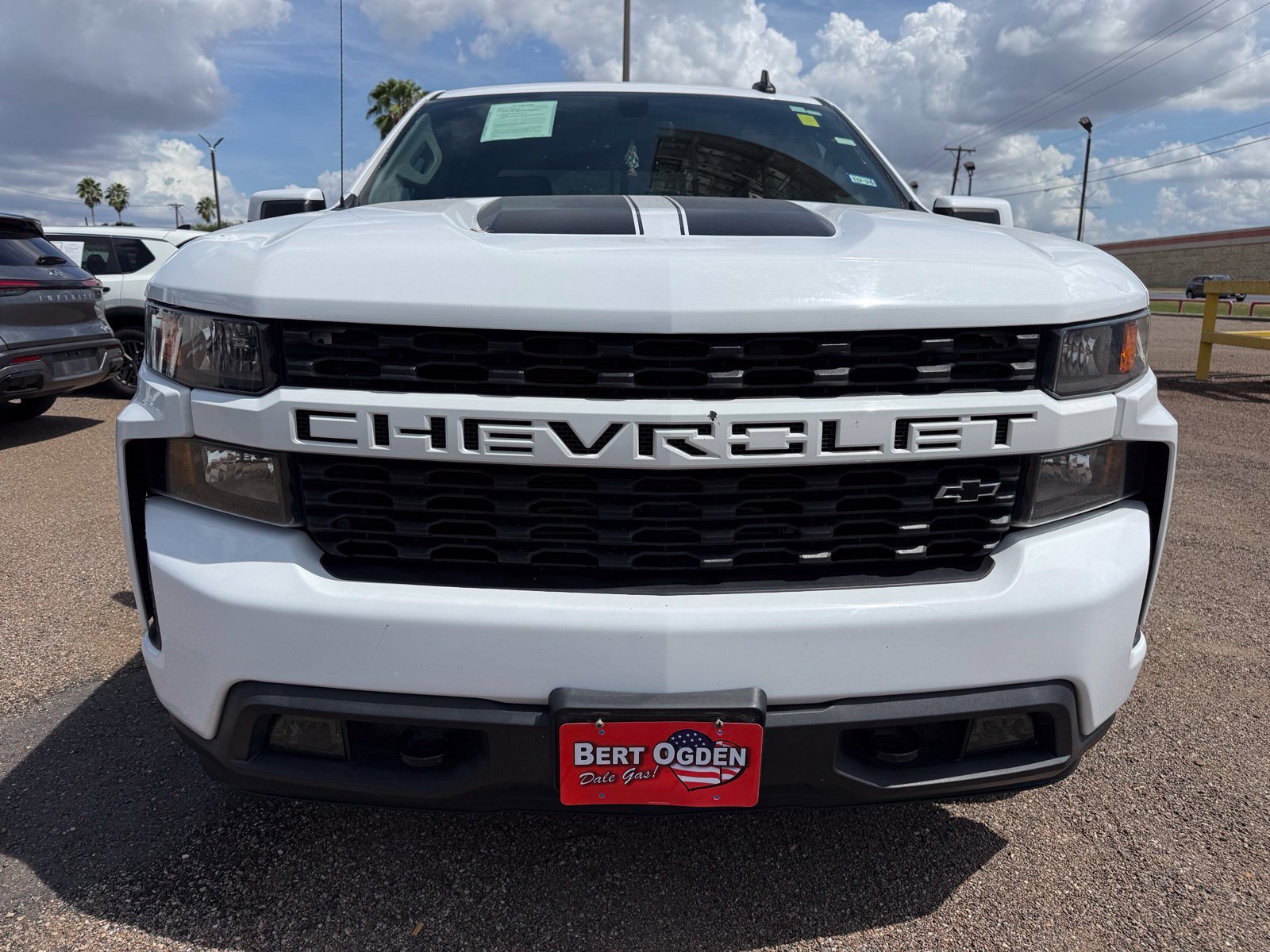 Used 2020 White Chevrolet Custom image 2
