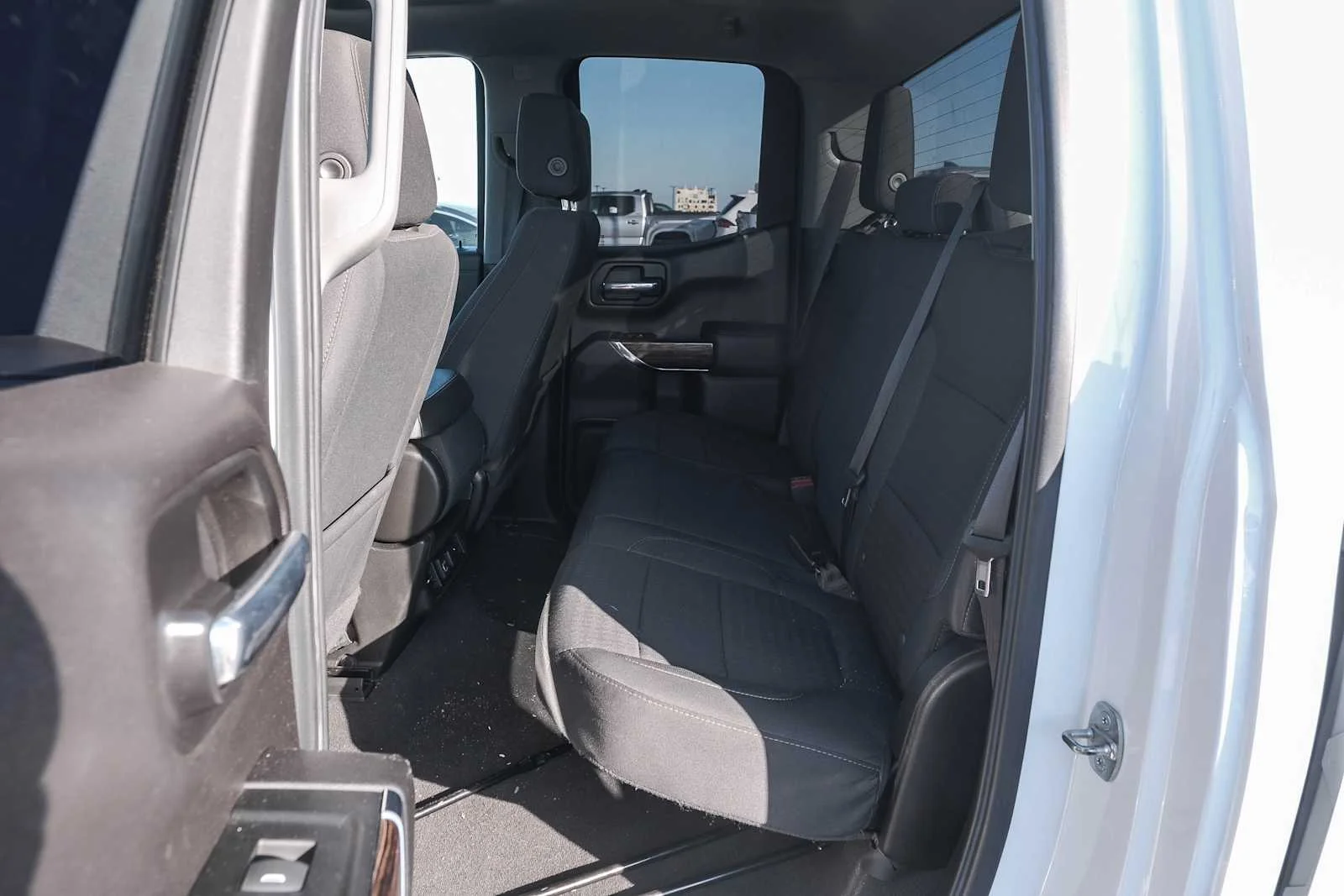 Used 2022 Summit White GMC SLE image 18