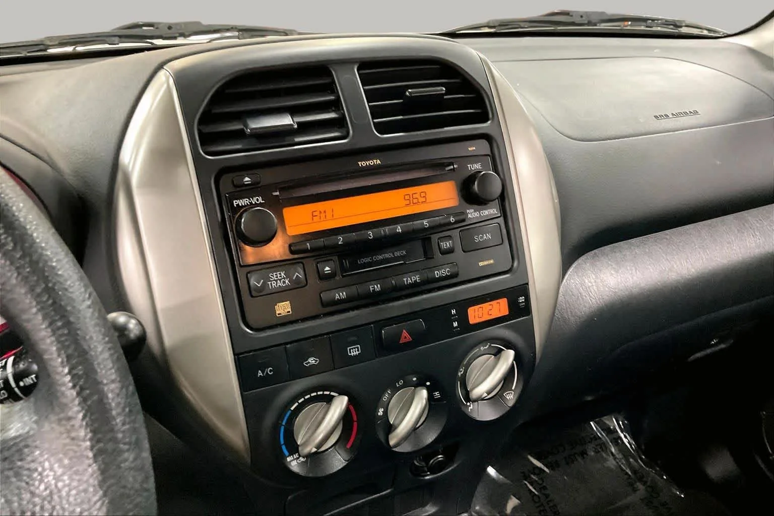 Used 2005 Titanium Metallic Toyota  image 26