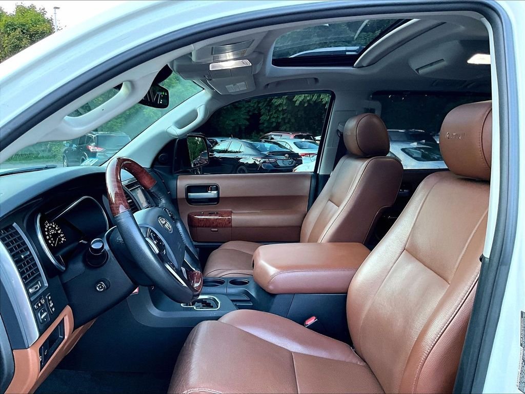 Used 2018 White Toyota Platinum image 4