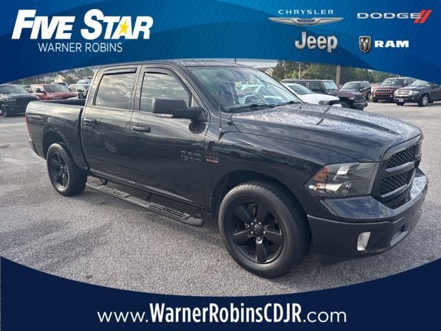 2018 RAM 1500 Big Horn 4x4 Crew Cab 5'7's photo