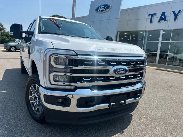 New 2026 Oxford White Ford F-250® Lariat® image 5
