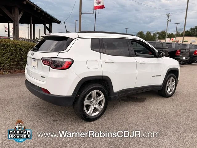 Used 2024 White Jeep Latitude image 15