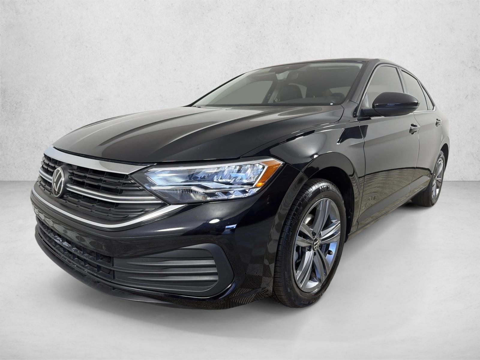 Used 2024 Black Volkswagen SE image 7