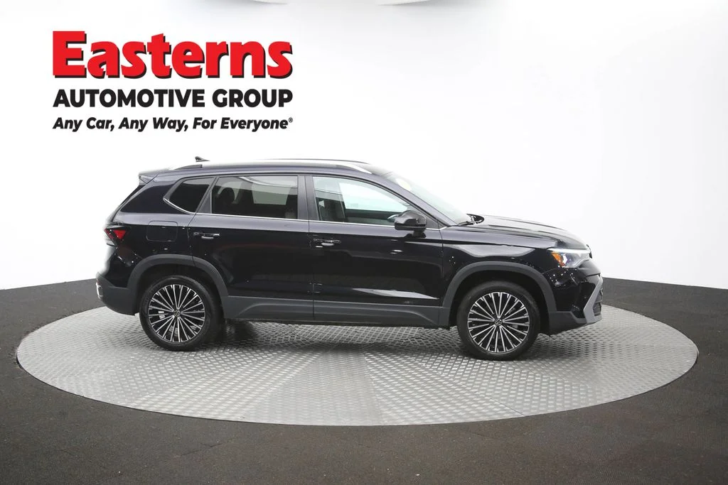 Used 2025 Black Volkswagen 1.5T SE image 44