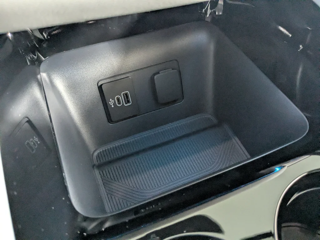 New 2026 CARBONIZED GRAY METALLIC Ford Platinum image 22