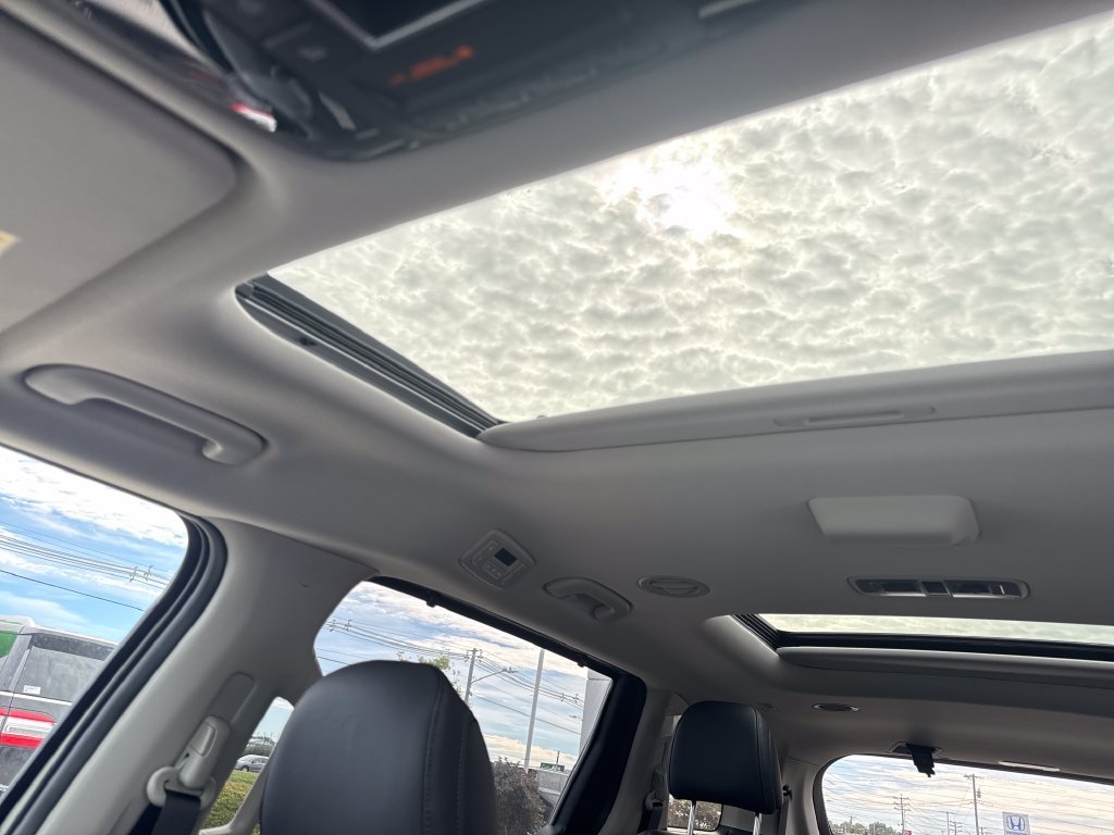 New 2027 Silver Kia SX image 25