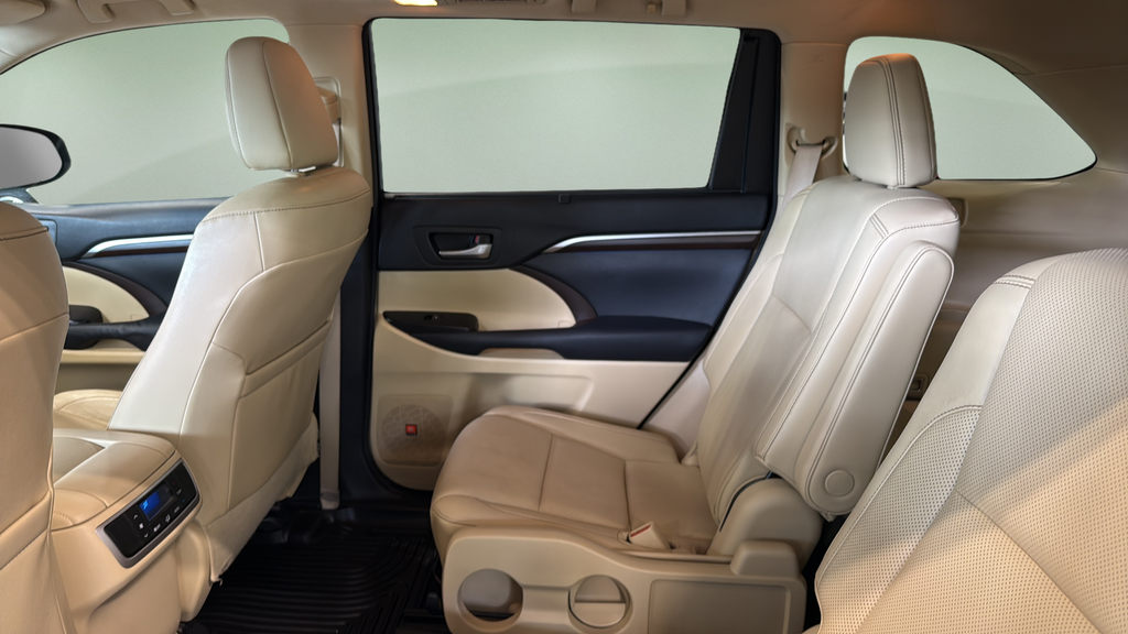 Used 2014 Red Toyota Limited image 16
