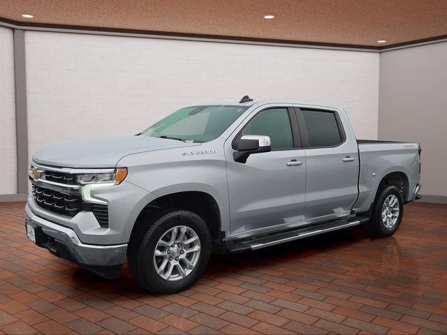 Used 2022 Silver Ice Metallic Chevrolet LT image 28