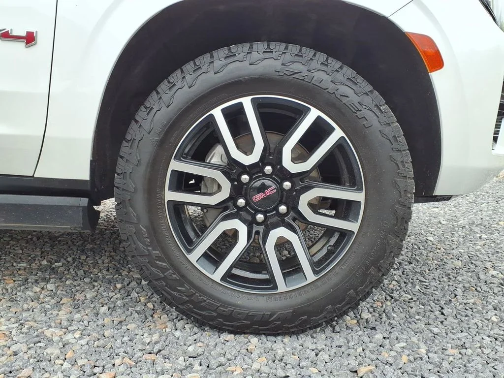 Used 2023 White GMC AT4 image 39
