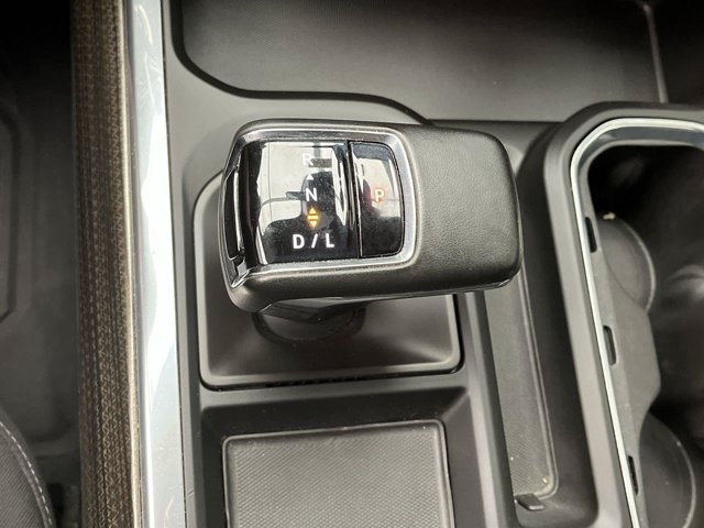 Used 2024 Summit White Chevrolet RST image 27
