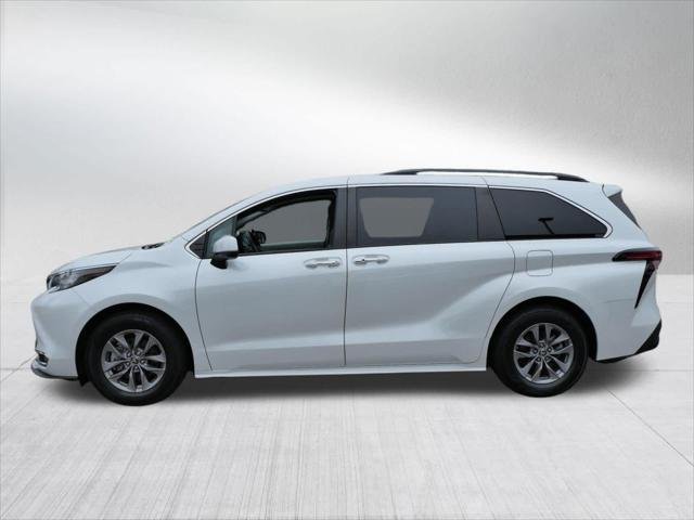 Certified Used 2022 WIND CHILL PEARL Toyota  image 5