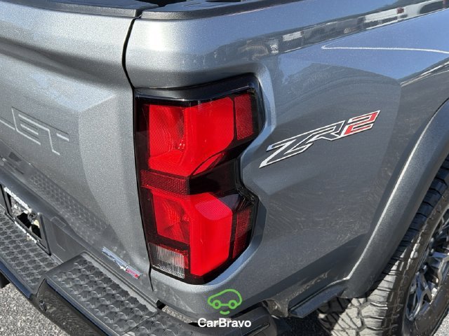 2024 Chevrolet Colorado ZR2 - Photo 10