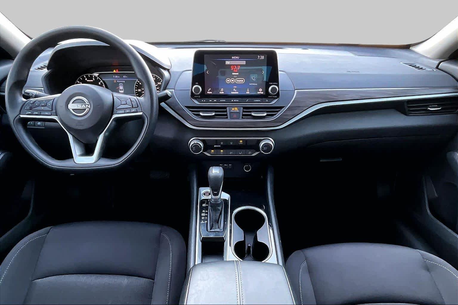 Used 2024 Pearl White Tricoat Nissan 2.5 SV image 14