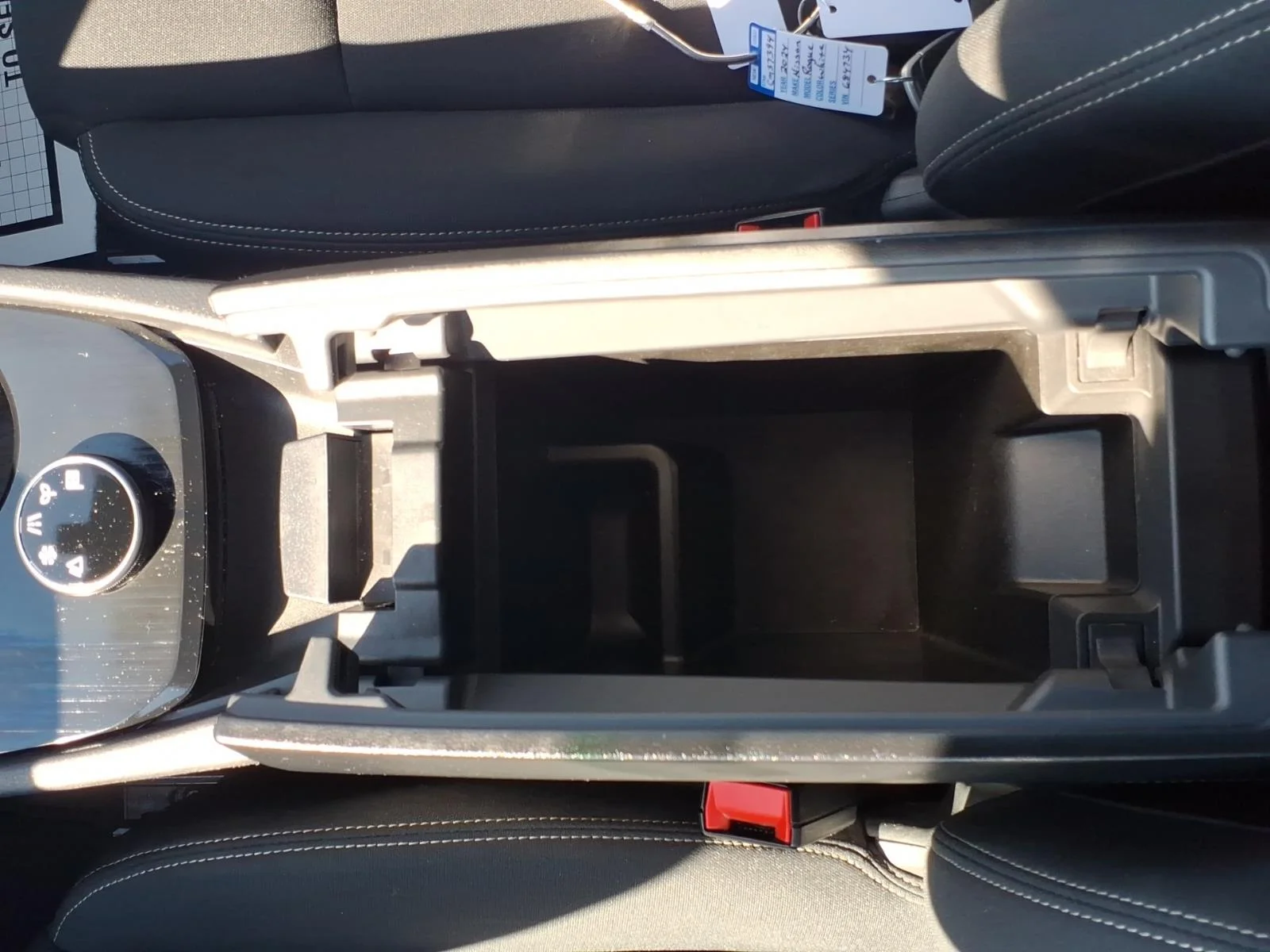Used 2024 Glacier White Nissan S image 23