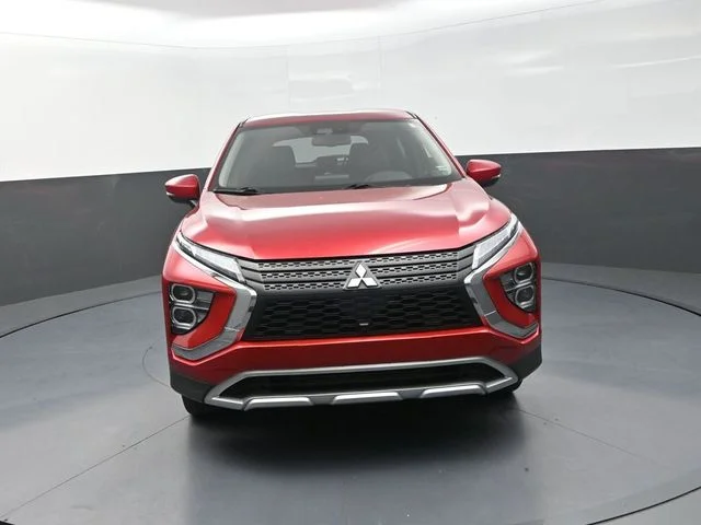 Used 2024  Mitsubishi SE image 4