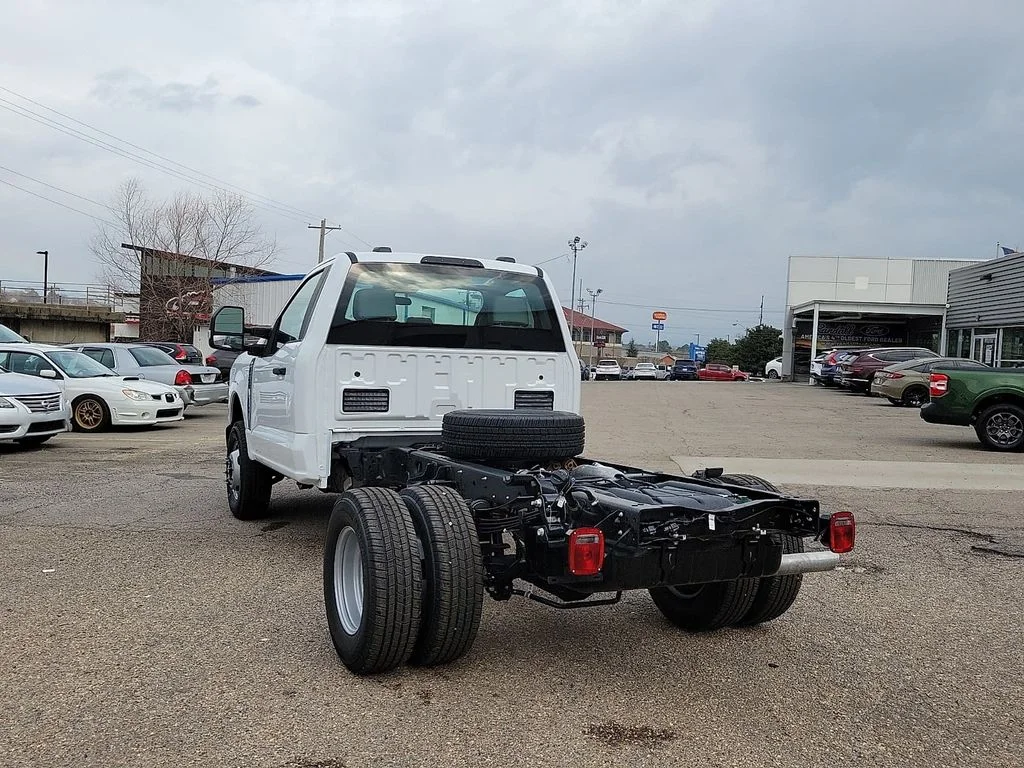 New 2026 Oxford White Ford F-350® XL image 4