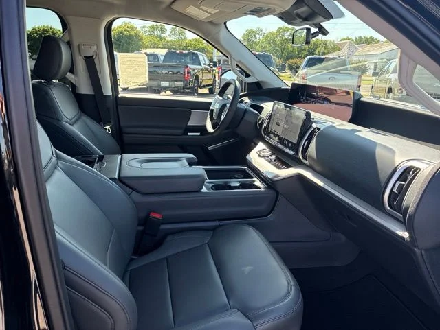New 2026 Agate Black Metallic Ford Active image 28