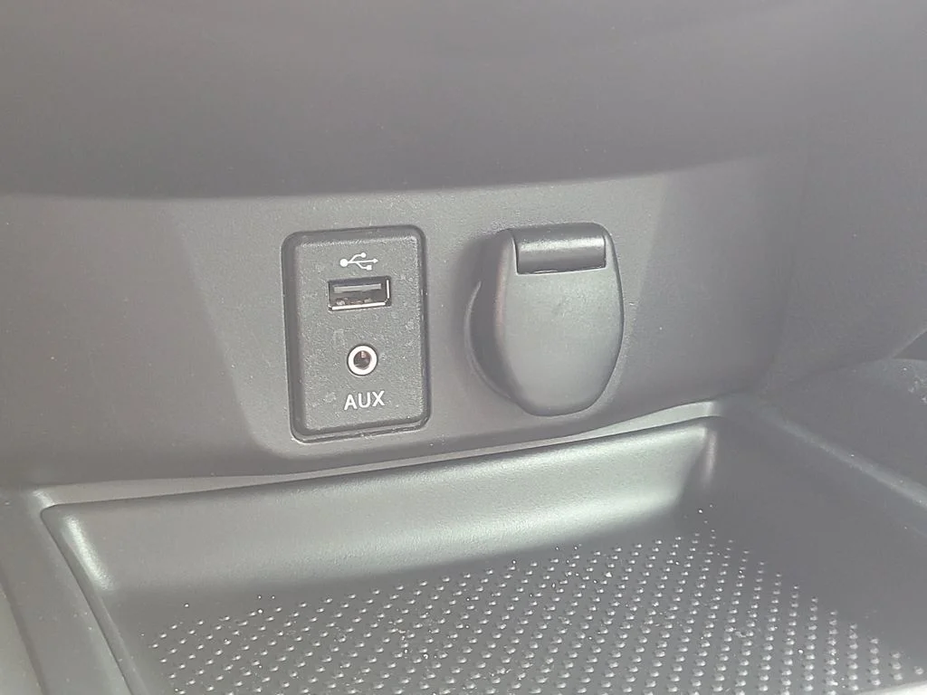 Certified Used 2016 Gray Nissan SL image 25