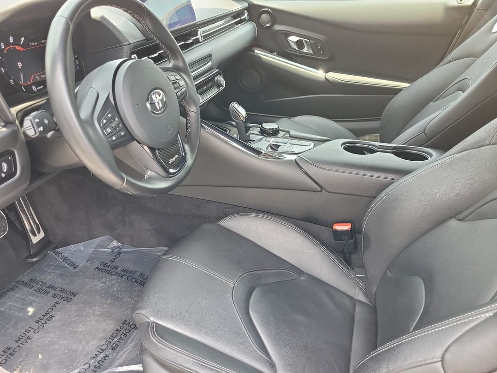 Used 2021 White Toyota 3.0 image 12