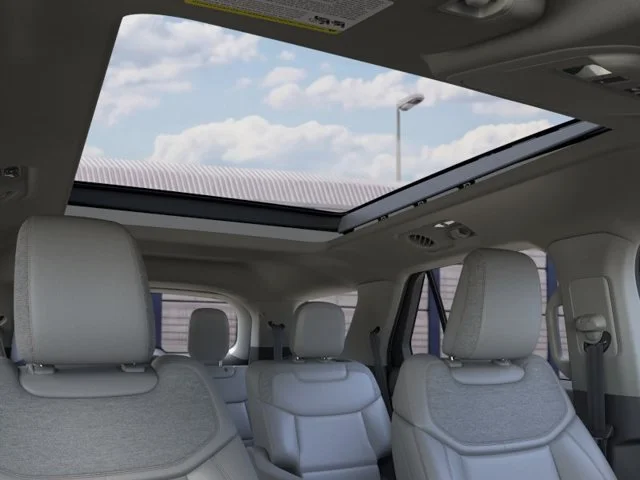 New 2026 Star White Metallic Tri-Coat Ford Active image 22