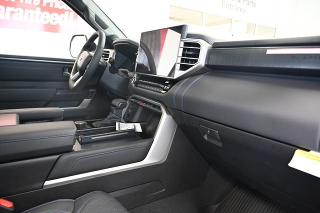 New 2026 Wind Chill Pearl <sup>1</sup> Toyota  Platinum image 14