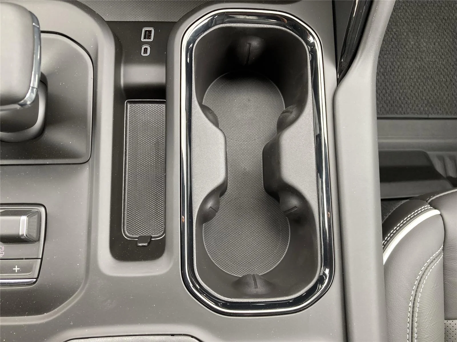 New 2026 Summit White GMC AT4X image 32