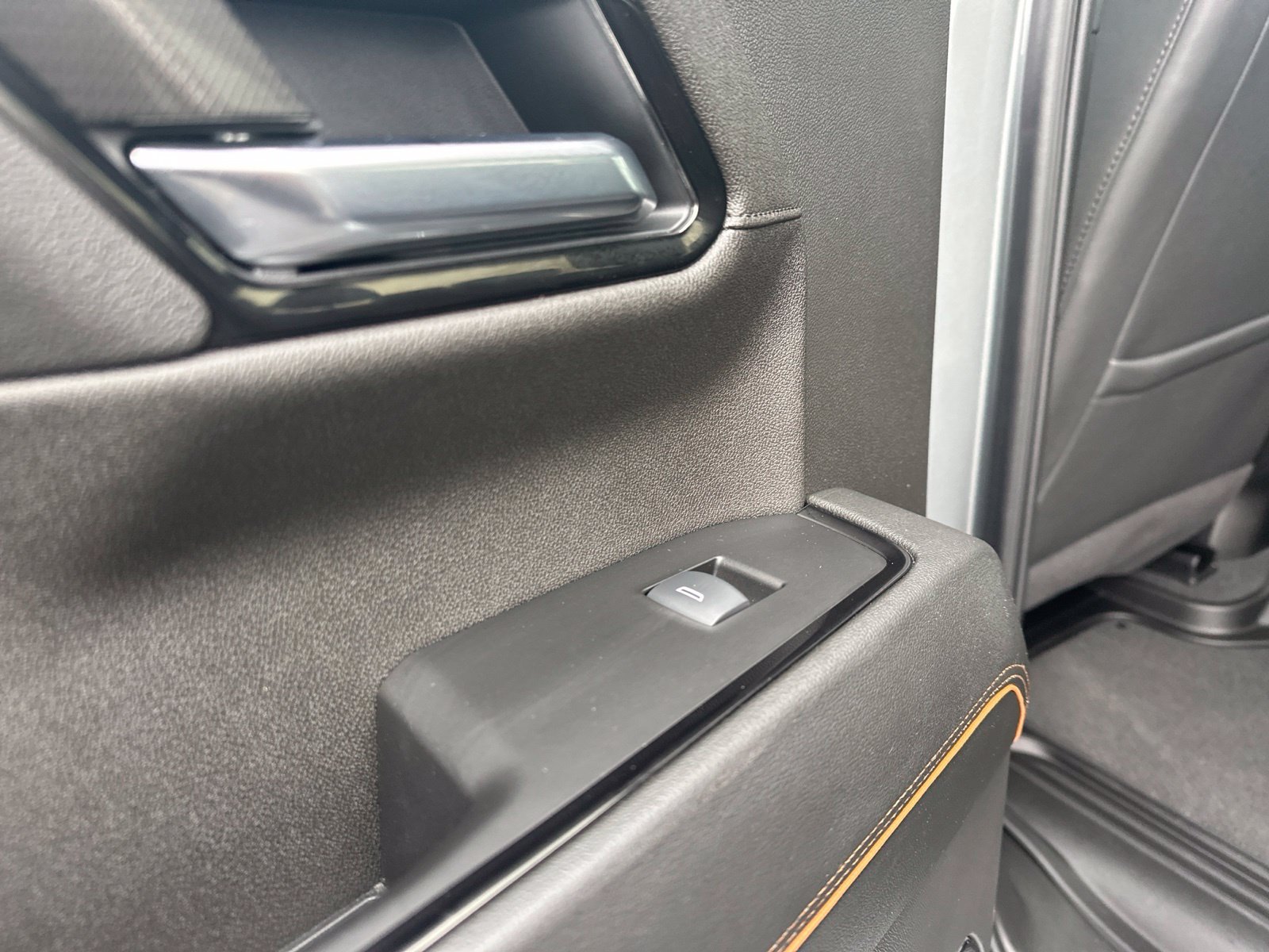 Used 2025 Gray GMC AT4 image 27