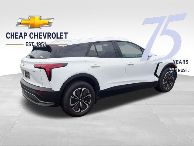 Used 2024 Summit White Chevrolet LT image 5