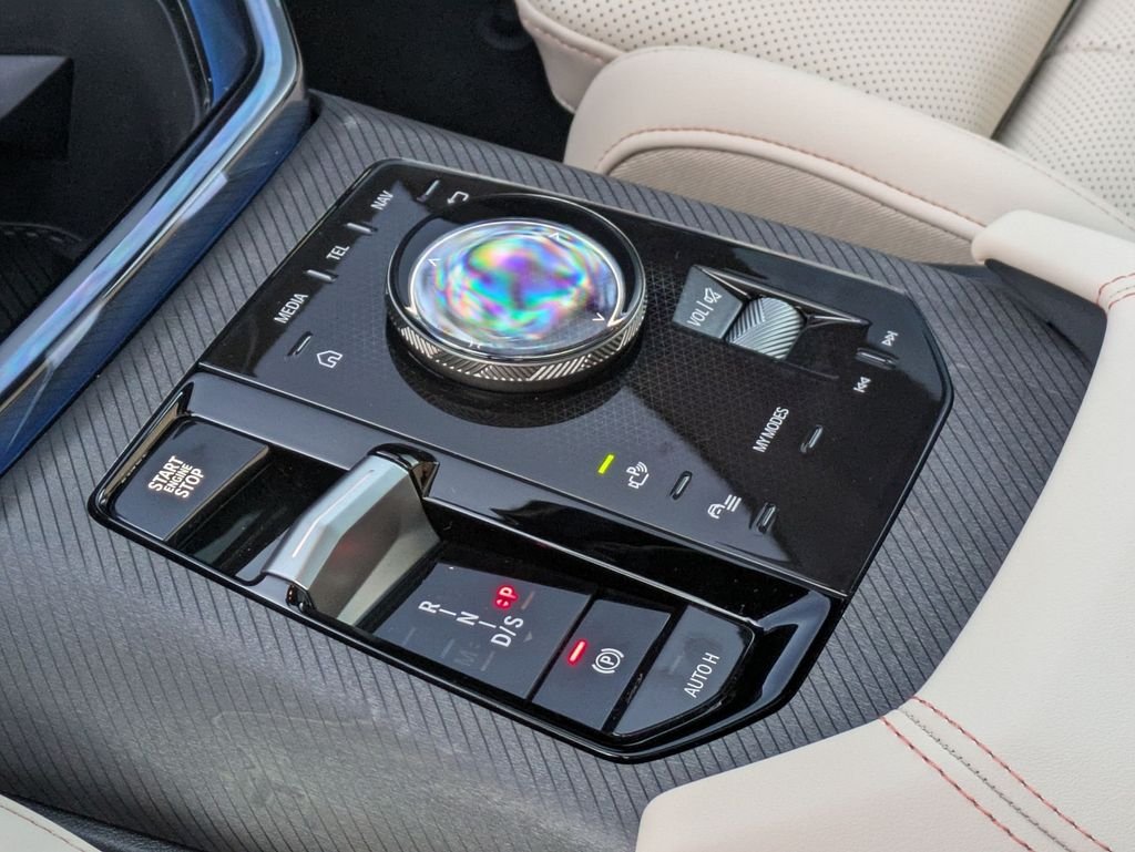 New 2026 Dark Graphite Metallic BMW 30 xDrive image 18