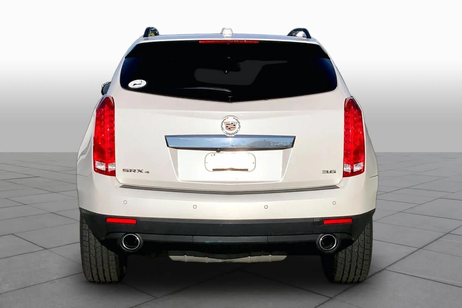 Used 2015 Platinum Ice Tricoat Cadillac Performance Collection image 5