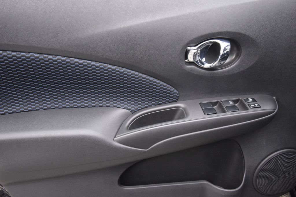 Used 2015 Black Nissan SL image 19