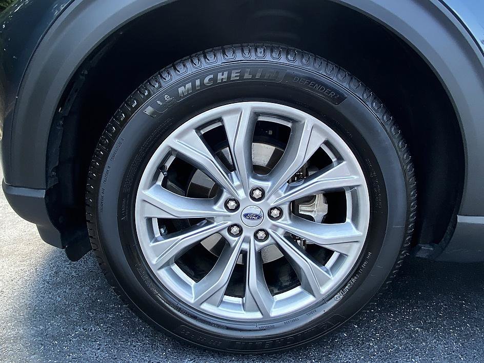 Used 2023 Blue Metallic Ford XLT image 8