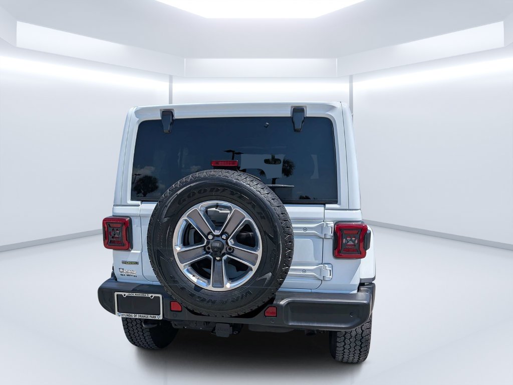 Used 2021 White Jeep Unlimited Sahara image 5