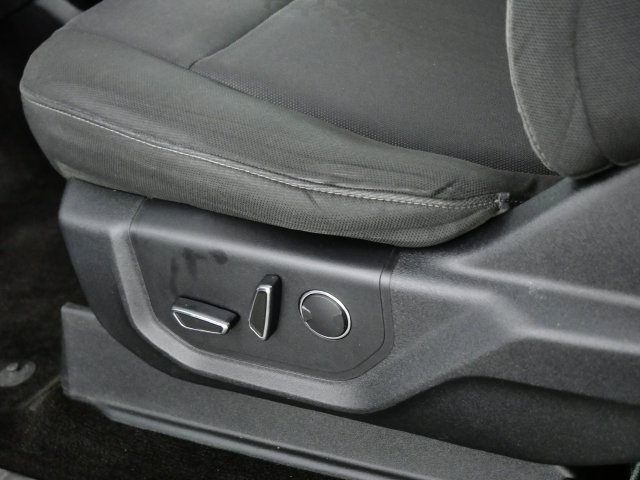Used 2018 Black Ford XLT image 17