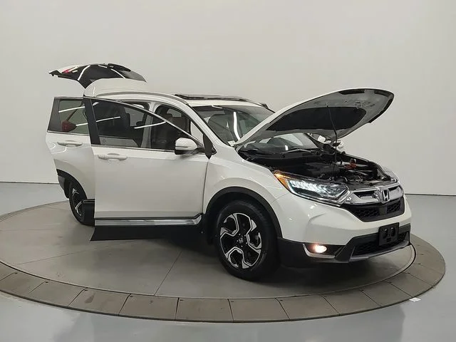 Used 2017 White Honda Touring image 9