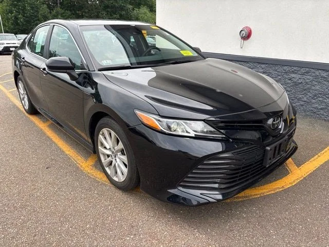 Used 2018 Midnight Black Metallic Toyota LE image 1