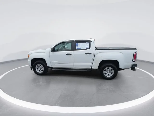 Used 2017 White GMC Base image 5