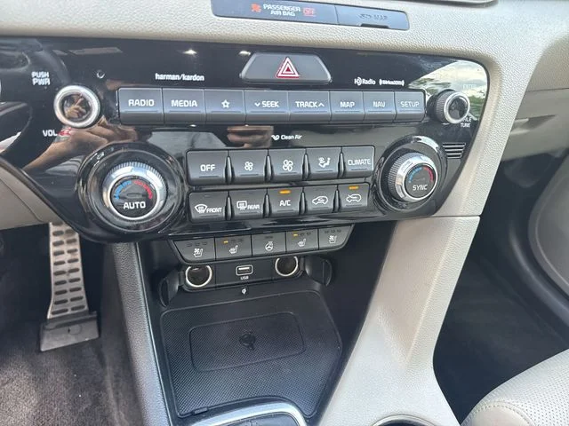 Used 2020 White Kia SX image 24