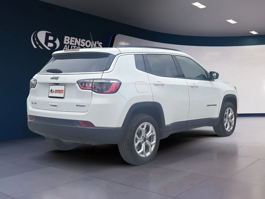 Used 2026 White Jeep Latitude image 5