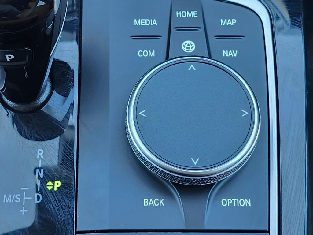 Used 2024 Gray BMW xDrive30i image 24