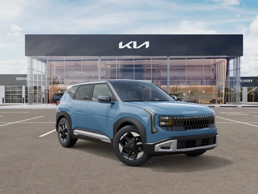 New 2027 Frost Blue / Black Roof Kia S image 8