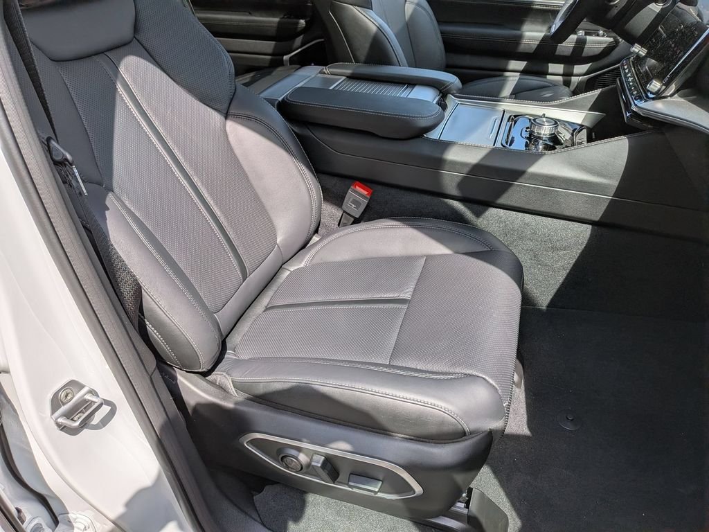 New 2026 Bright White Clearcoat Jeep Limited Reserve image 31