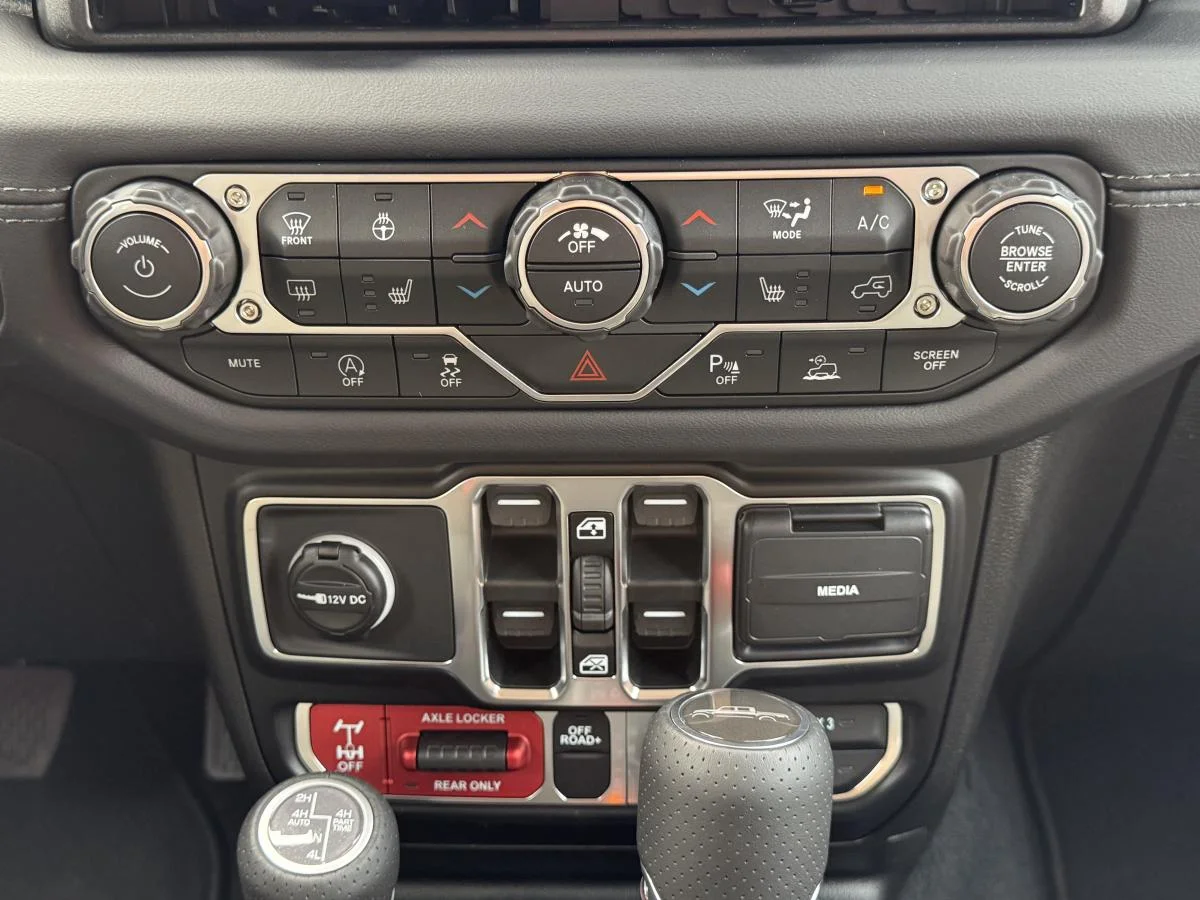New 2026 Dark blue Jeep Mojave X image 22